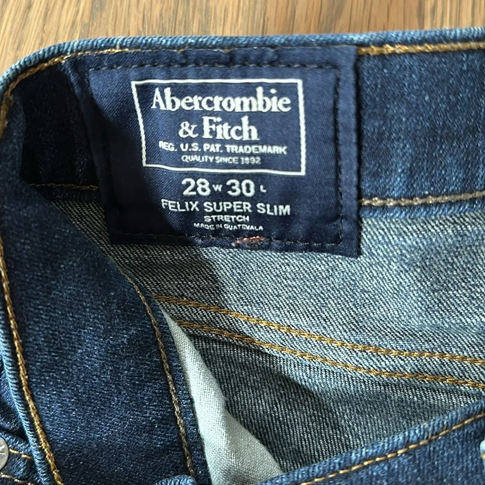 Abercrombie & Fitch Men’s Felix Super Slim Jeans sz 28/30 Dark Wash Straight Leg